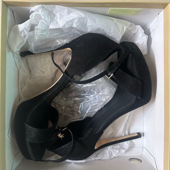 Michael Kors Jordyn Heels in Black - Picture 2 of 5